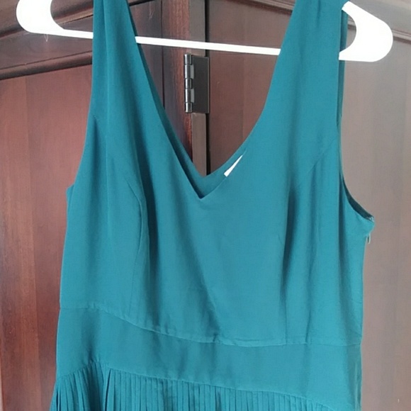 Lace & Mesh Long Formal dress - Picture 4 of 5